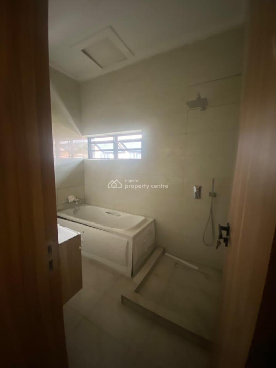 Serviced 4 Bedrooms Terrace Duplex with Bq, Lekki Right, Lekki Phase 1, Lekki, Lagos, Terraced Duplex for Rent