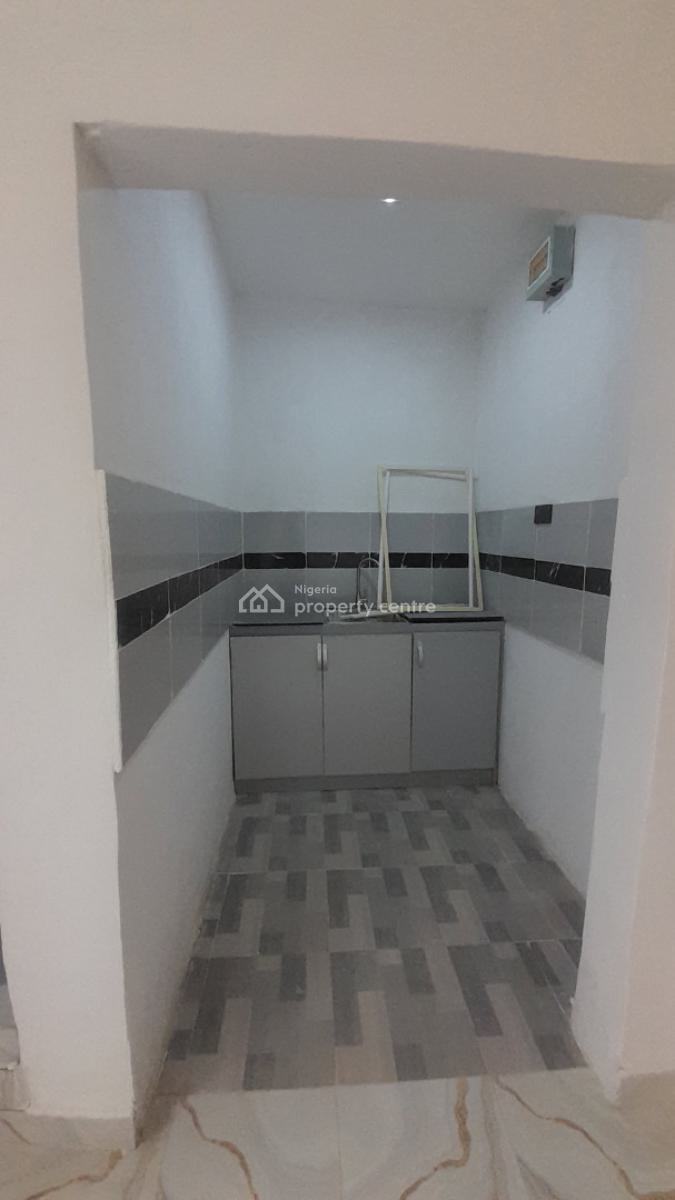 Newly Built Luxury Executive One Bedroom Apartment, Eyiwuawi Street, Pedro, Gbagada, Lagos, Mini Flat (room and Parlour) for Rent