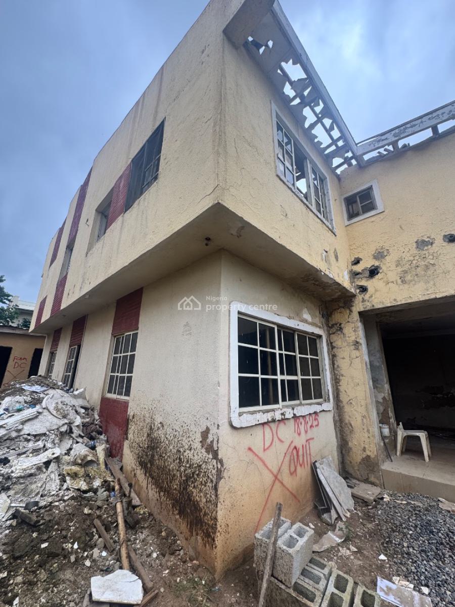 Old Dilapidated 4beds Duplex Along Major Busy Way, Kado Estate, Kado, Abuja, Commercial Property for Sale