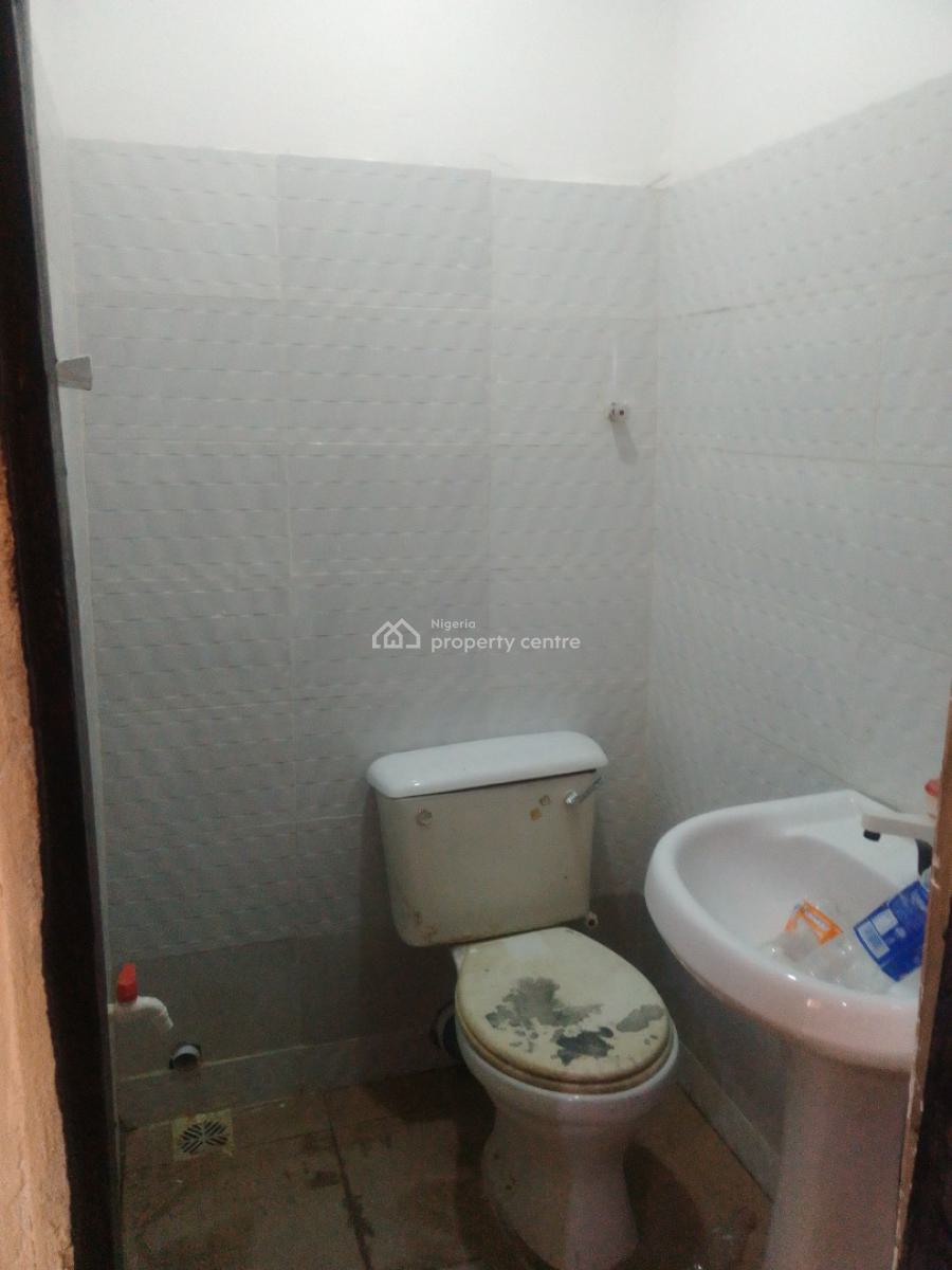 Roomself Contain Upstairs, Off Spg Road Lekki Lagos State, Igbo Efon, Lekki, Lagos, Self Contain (single Rooms) for Rent