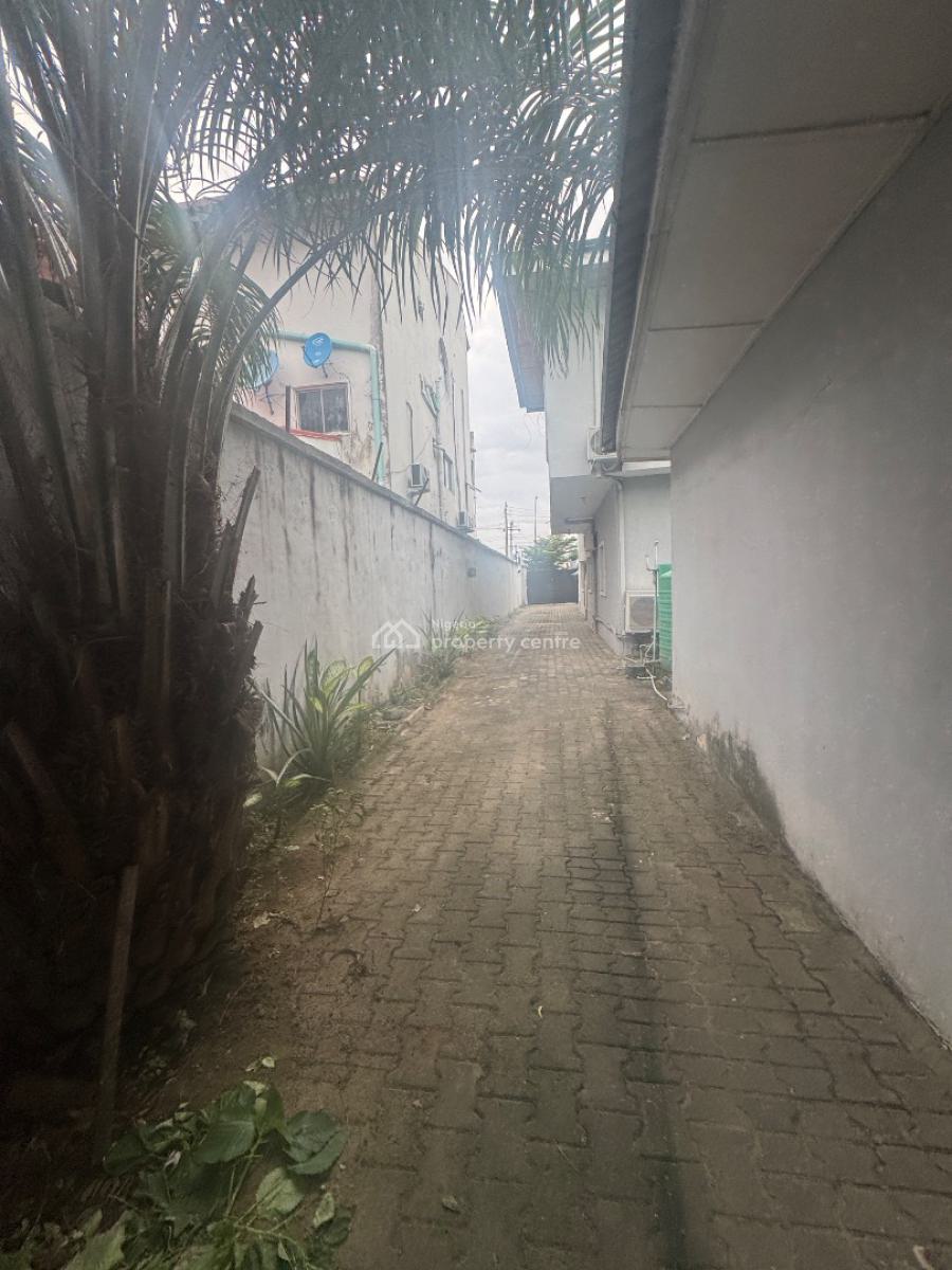 Commercial Use 5bedrooms Detached Duplex with 2bq, Off Admiralty Way Lekki Phase1, Lekki Phase 1, Lekki, Lagos, House for Rent