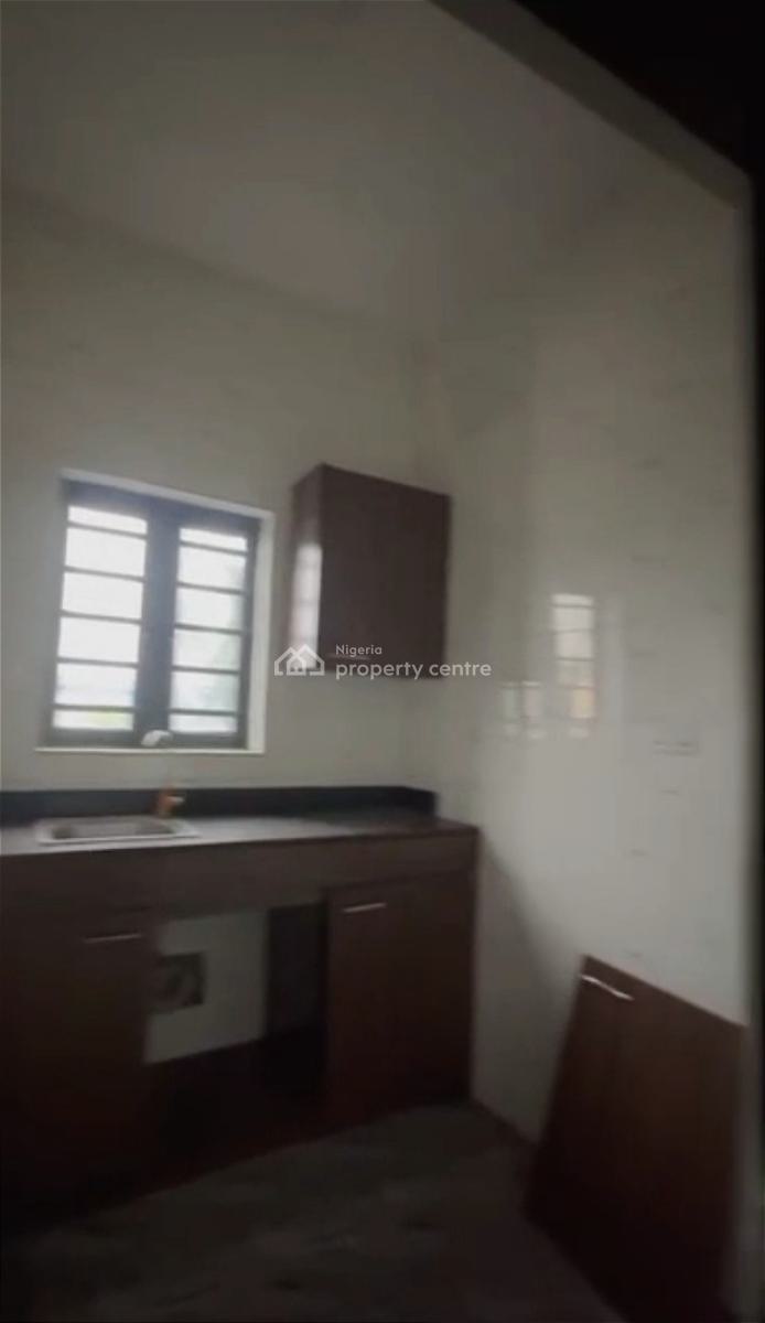 Standard Ensuit 1 Bedroom Spacious Apt Upstairs, Behind Nicon Town, Lekki, Lagos, Flat / Apartment for Rent