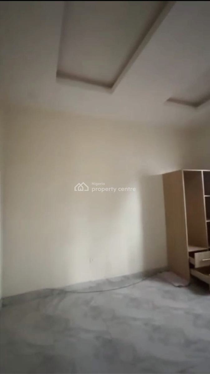 Standard Ensuit 1 Bedroom Spacious Apt Upstairs, Behind Nicon Town, Lekki, Lagos, Flat / Apartment for Rent