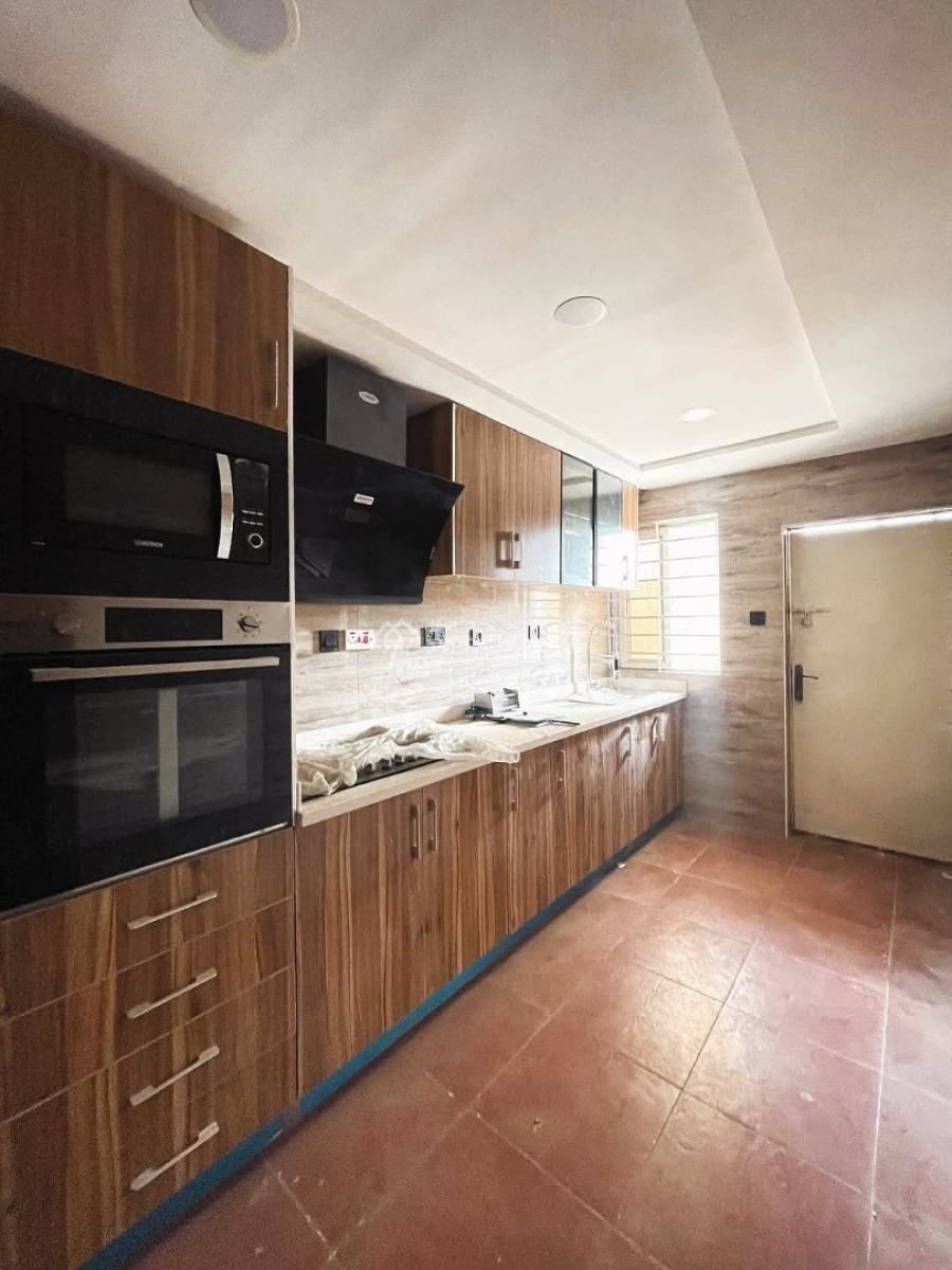 Newly Renovated 3 Bedroom Apartment, Lekki Phase 1, Lekki, Lagos, Flat / Apartment for Rent