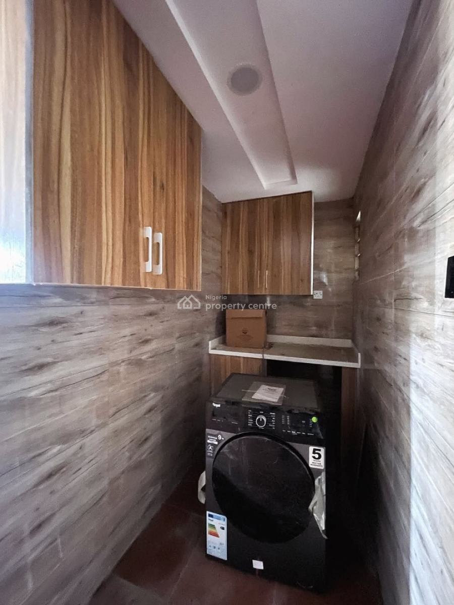 Newly Renovated 3 Bedroom Apartment, Lekki Phase 1, Lekki, Lagos, Flat / Apartment for Rent