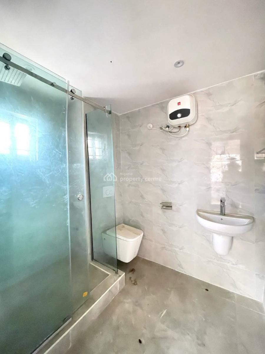 Newly Renovated 3 Bedroom Apartment, Lekki Phase 1, Lekki, Lagos, Flat / Apartment for Rent