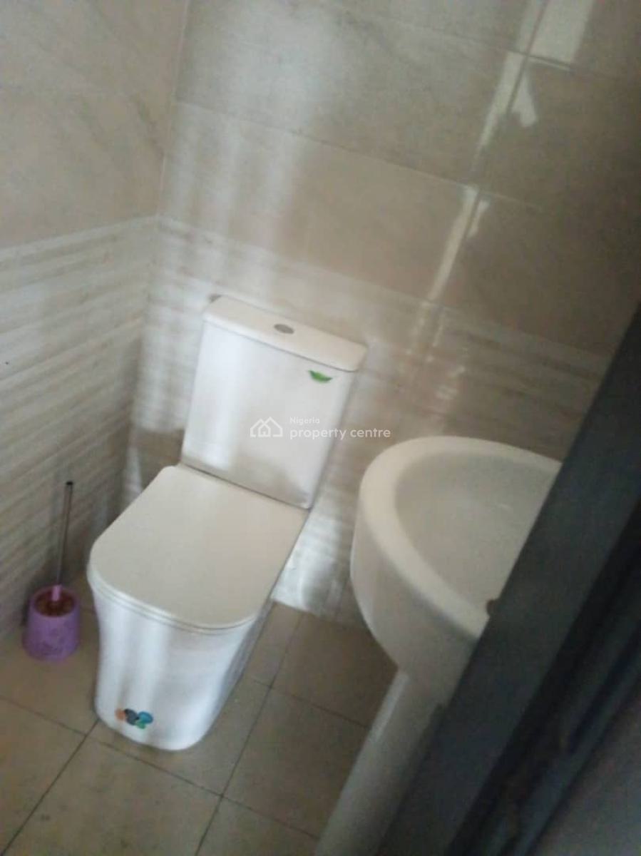 Spacious 3 Bedroom Apartment, Admiral Gabriel Street, Ikate, Lekki, Lagos, Flat / Apartment for Rent