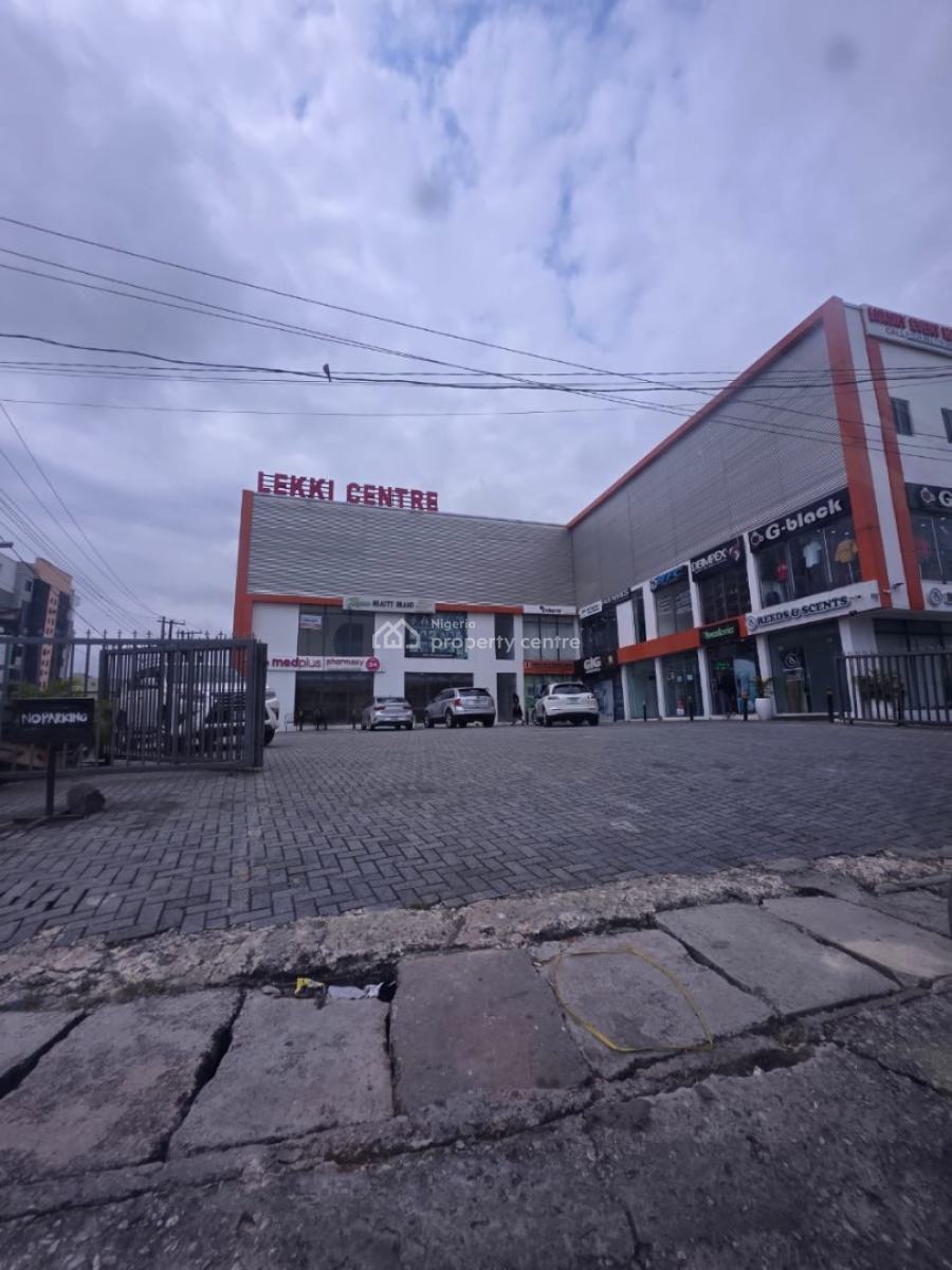 33sqm, Admiralty Road, Lekki Phase 1, Lekki, Lagos, Shop for Rent