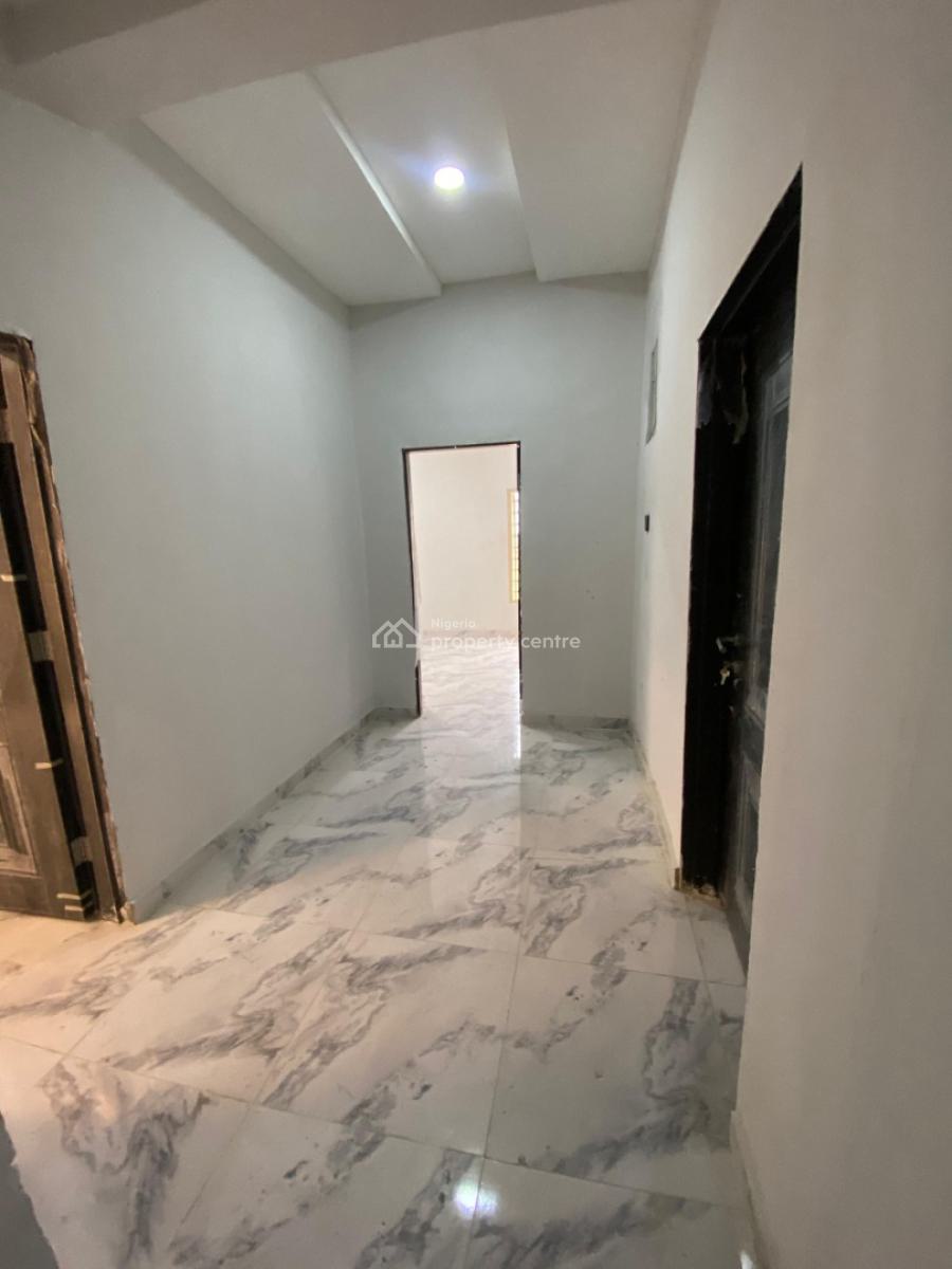 Luxury and Neat 3 Bedroom with Bq in a Secured Location, Monastery Road , Beside Shop Rite, Sangotedo, Ajah, Lagos, Flat / Apartment for Rent