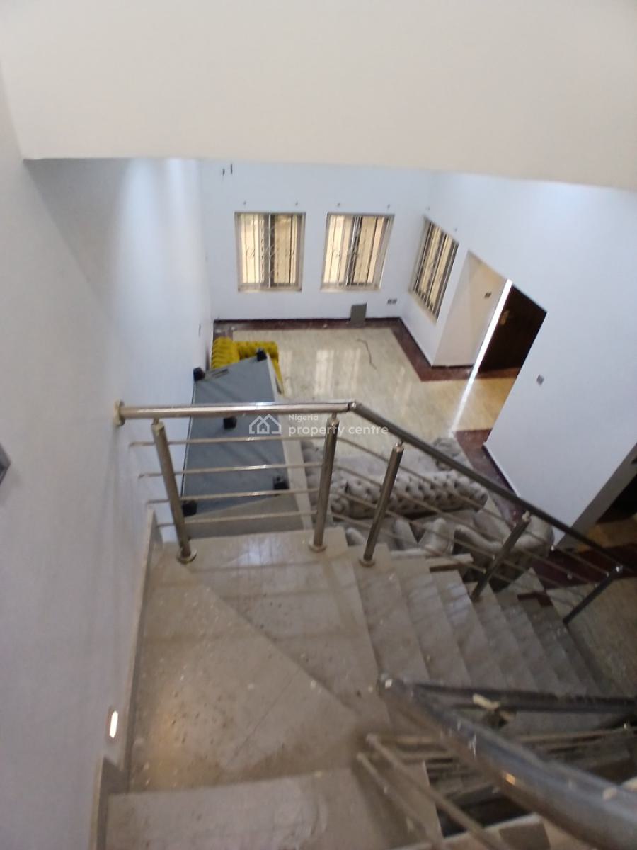 Nice 5 Bedrooms Duplex, 2 Sitting, 1 Study, Guzape District, Abuja, Detached Duplex for Rent