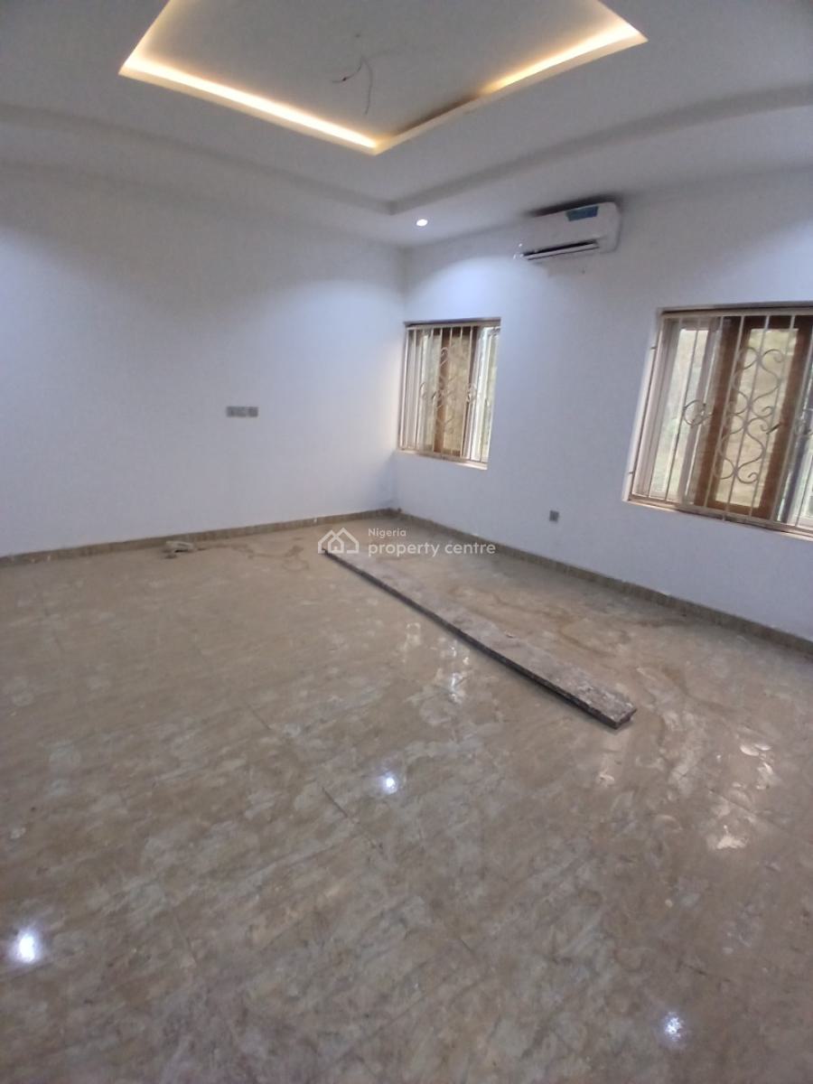 Nice 5 Bedrooms Duplex, 2 Sitting, 1 Study, Guzape District, Abuja, Detached Duplex for Rent