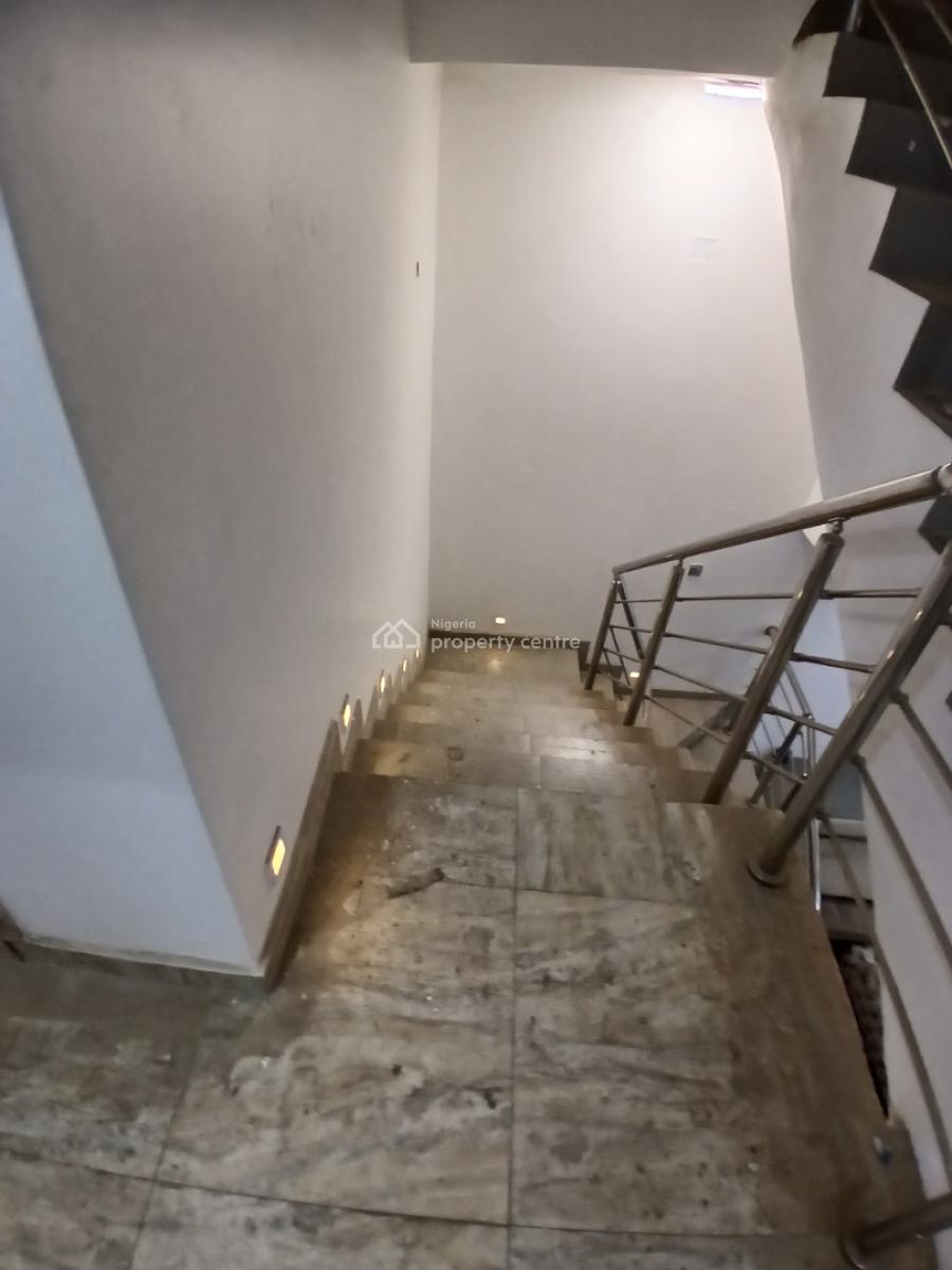 Nice 5 Bedrooms Duplex, 2 Sitting, 1 Study, Guzape District, Abuja, Detached Duplex for Rent