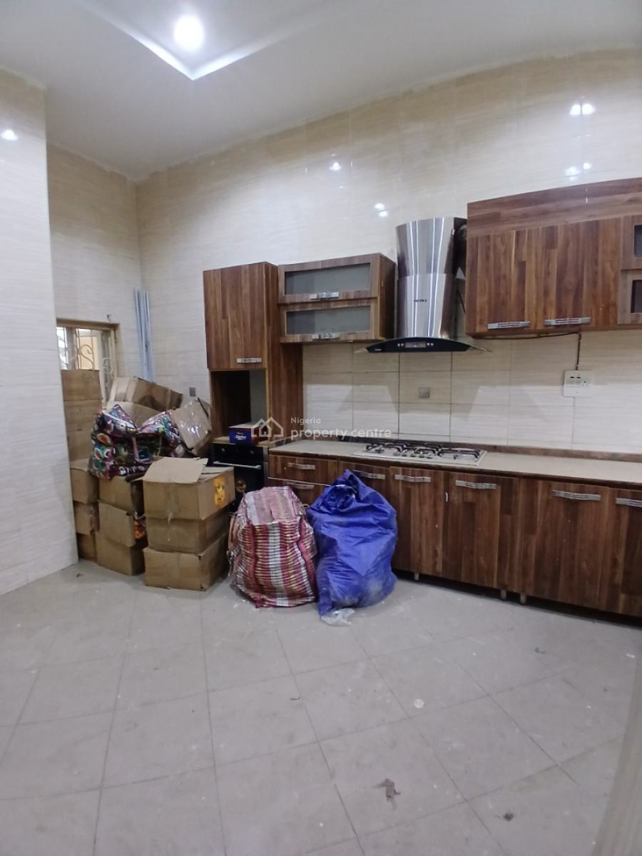 Nice 5 Bedrooms Duplex, 2 Sitting, 1 Study, Guzape District, Abuja, Detached Duplex for Rent