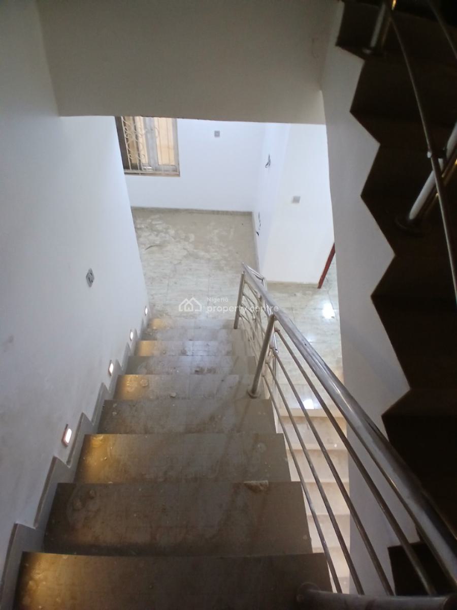 Nice 5 Bedrooms Duplex, 2 Sitting, 1 Study, Guzape District, Abuja, Detached Duplex for Rent