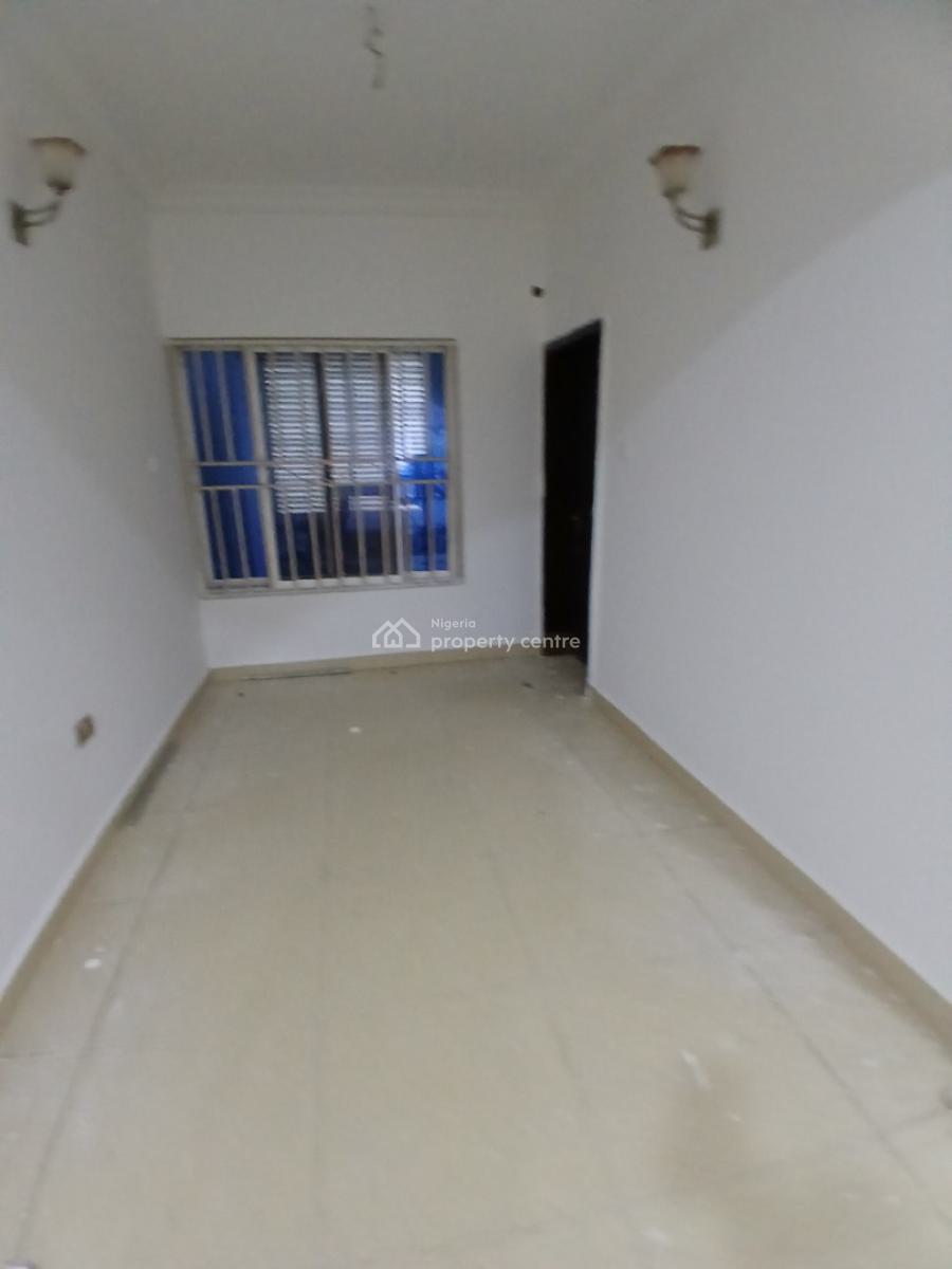 a Nice 3 Bedroom Flat with a Room Bq Attached, Guzape District, Abuja, Flat / Apartment for Rent