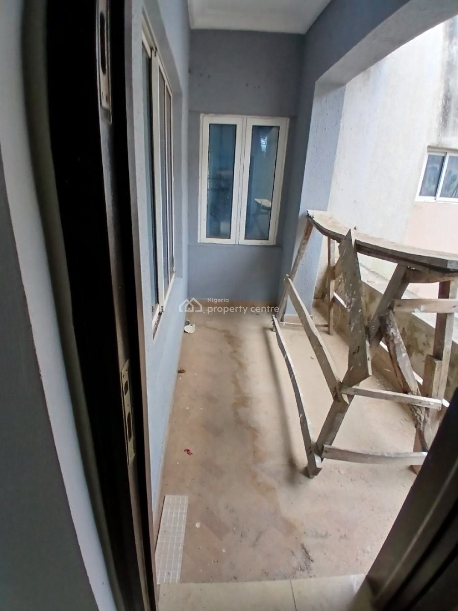 a Nice 3 Bedroom Flat with a Room Bq Attached, Guzape District, Abuja, Flat / Apartment for Rent