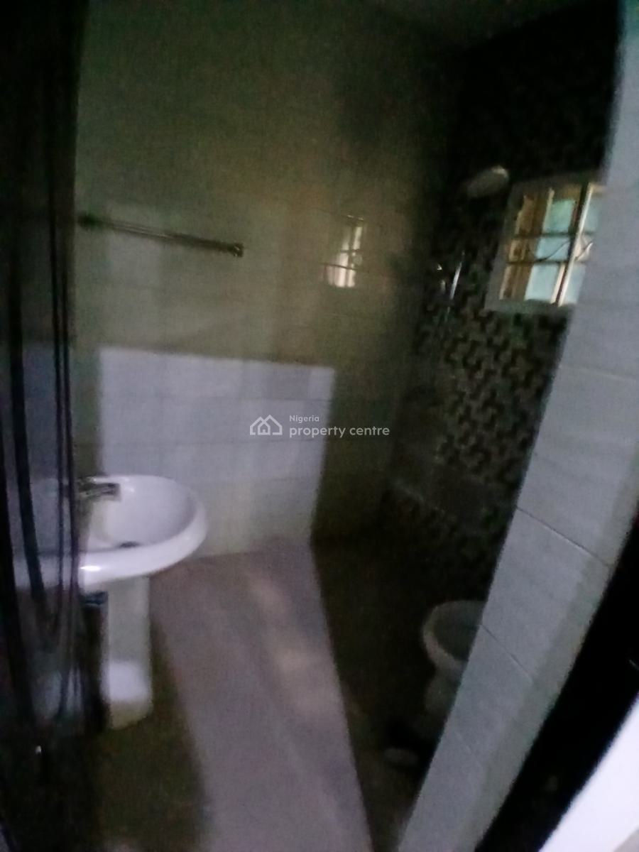 a Nice 3 Bedroom Flat with a Room Bq Attached, Guzape District, Abuja, Flat / Apartment for Rent