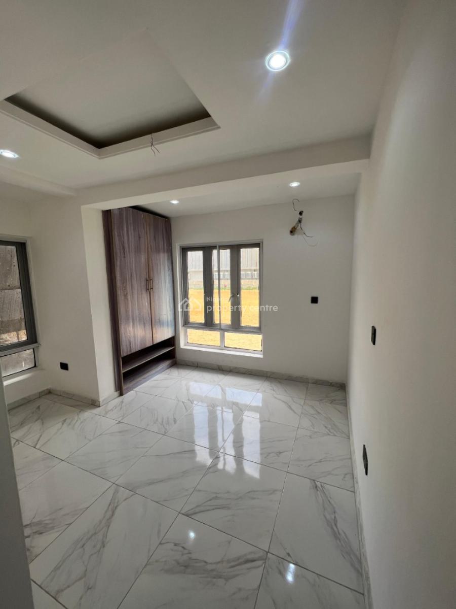 3bedroom Apartment, Lekki Phase 1, Lekki, Lagos, Flat / Apartment for Sale