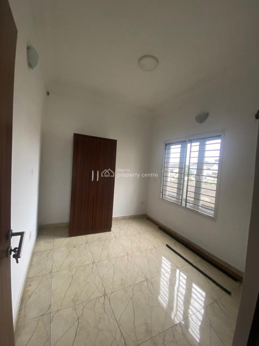 Newly Revamped Serviced 3 Bedroom Apartment in Lekki Right, By Petrocam Filling Station Lekki Right, Lekki Phase 1, Lekki, Lagos, Flat / Apartment for Rent