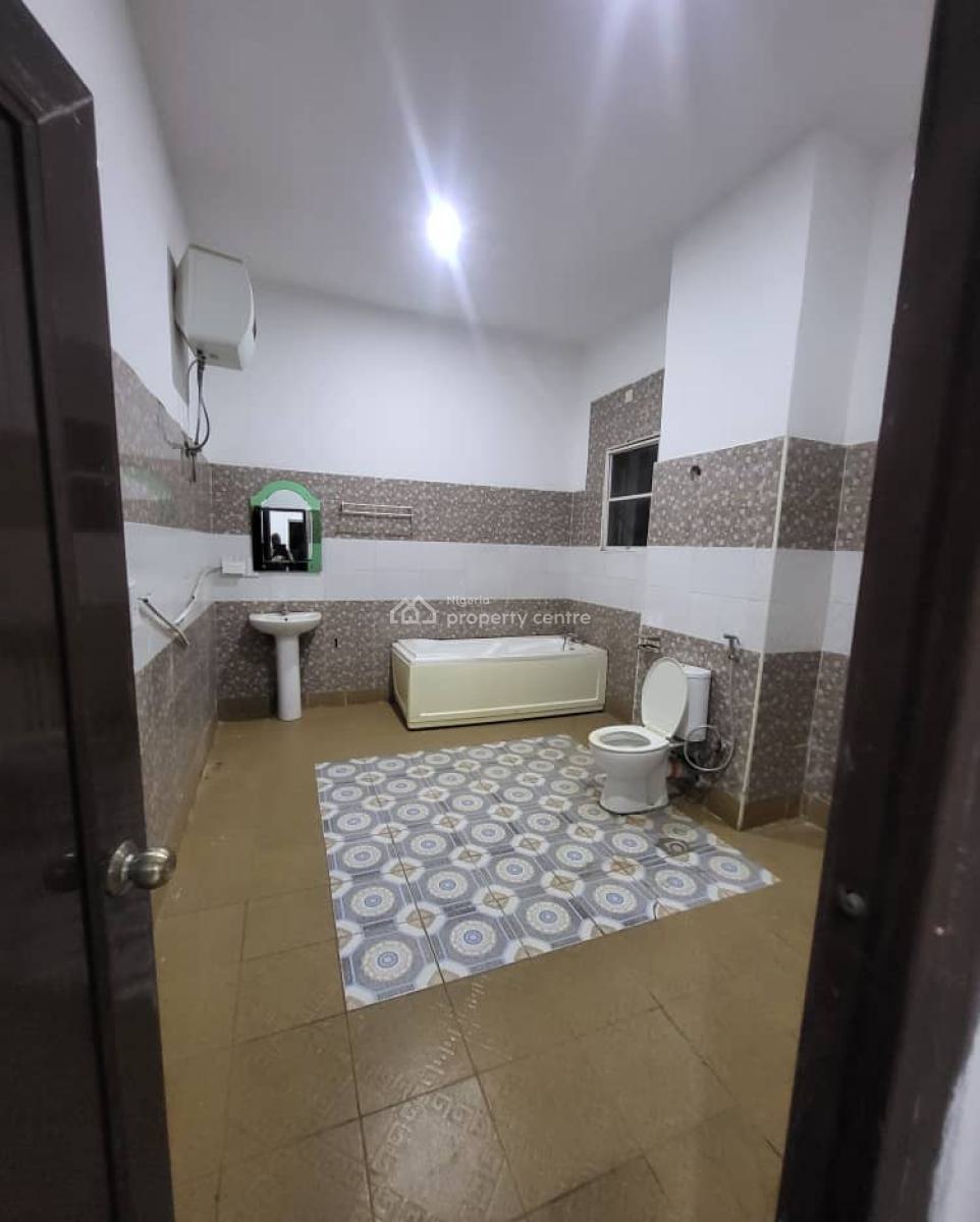 Luxury 3bedroom Flat 1st Floor Little Untarred Road*, Adjacent to Games Village, Kaura, Abuja, Flat / Apartment for Rent