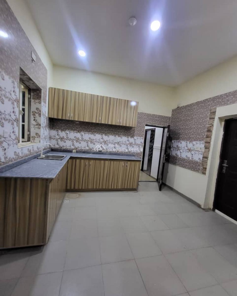 Luxury 3bedroom Flat 1st Floor Little Untarred Road*, Adjacent to Games Village, Kaura, Abuja, Flat / Apartment for Rent
