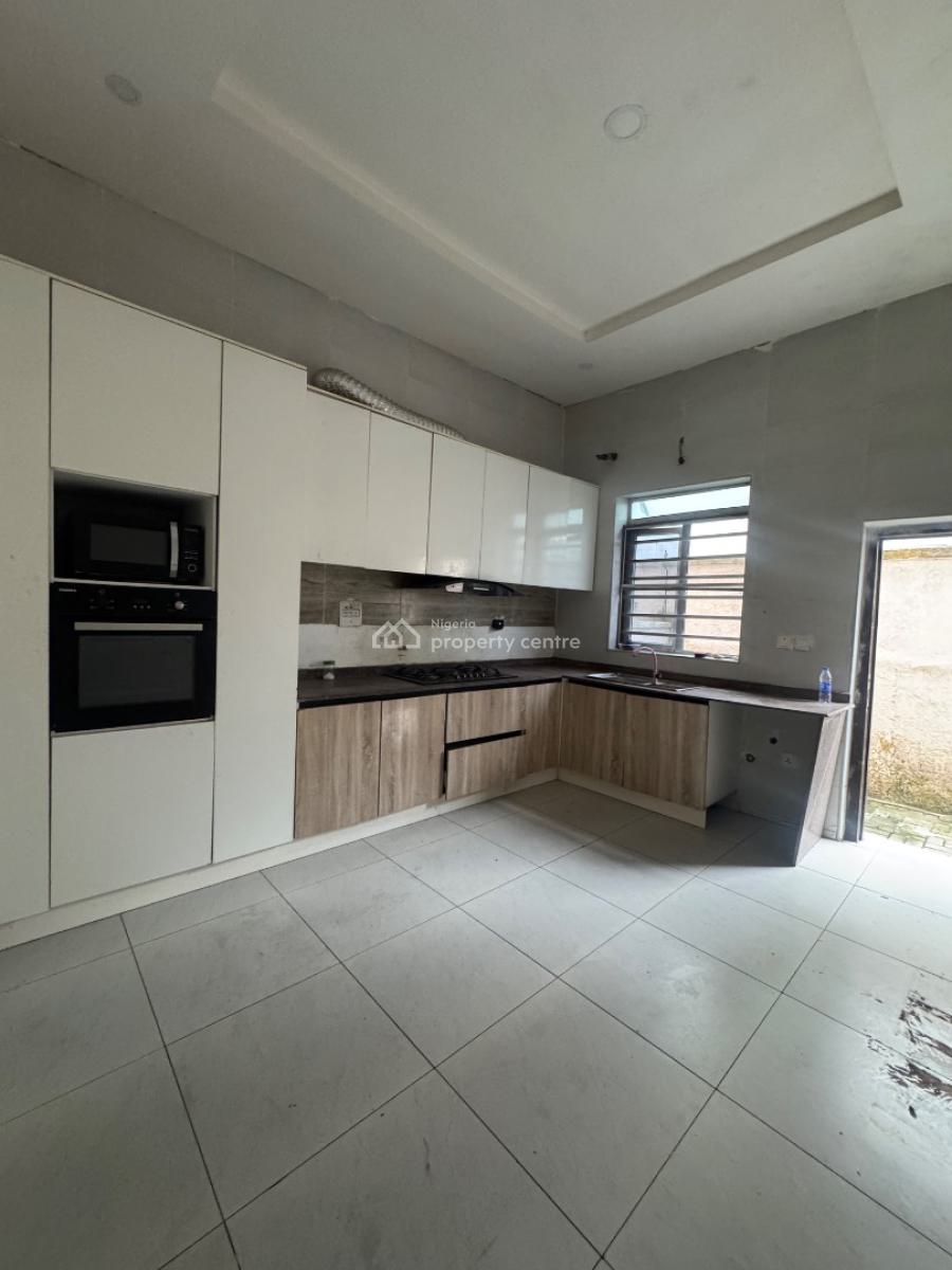 Distress 4 Bedroom Duplex Semi Detached with a Bq Gym Pool Children G, Orchid Road Lekki, Lekki, Lagos, Semi-detached Duplex for Sale