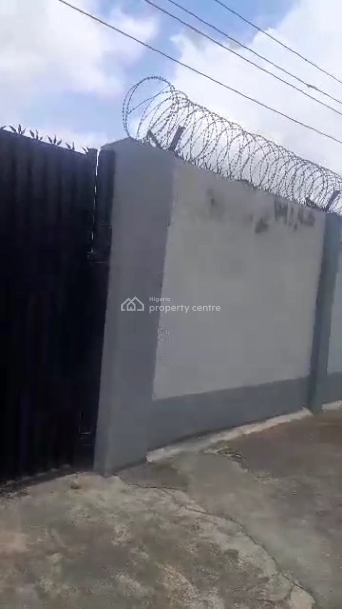 Distress  6 Flats  Vacant Possession, Ikotun, Lagos, Block of Flats for Sale