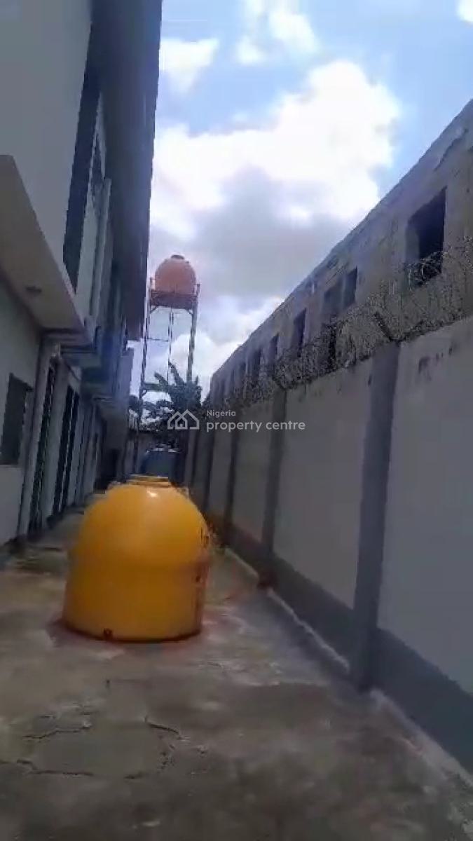 Distress  6 Flats  Vacant Possession, Ikotun, Lagos, Block of Flats for Sale