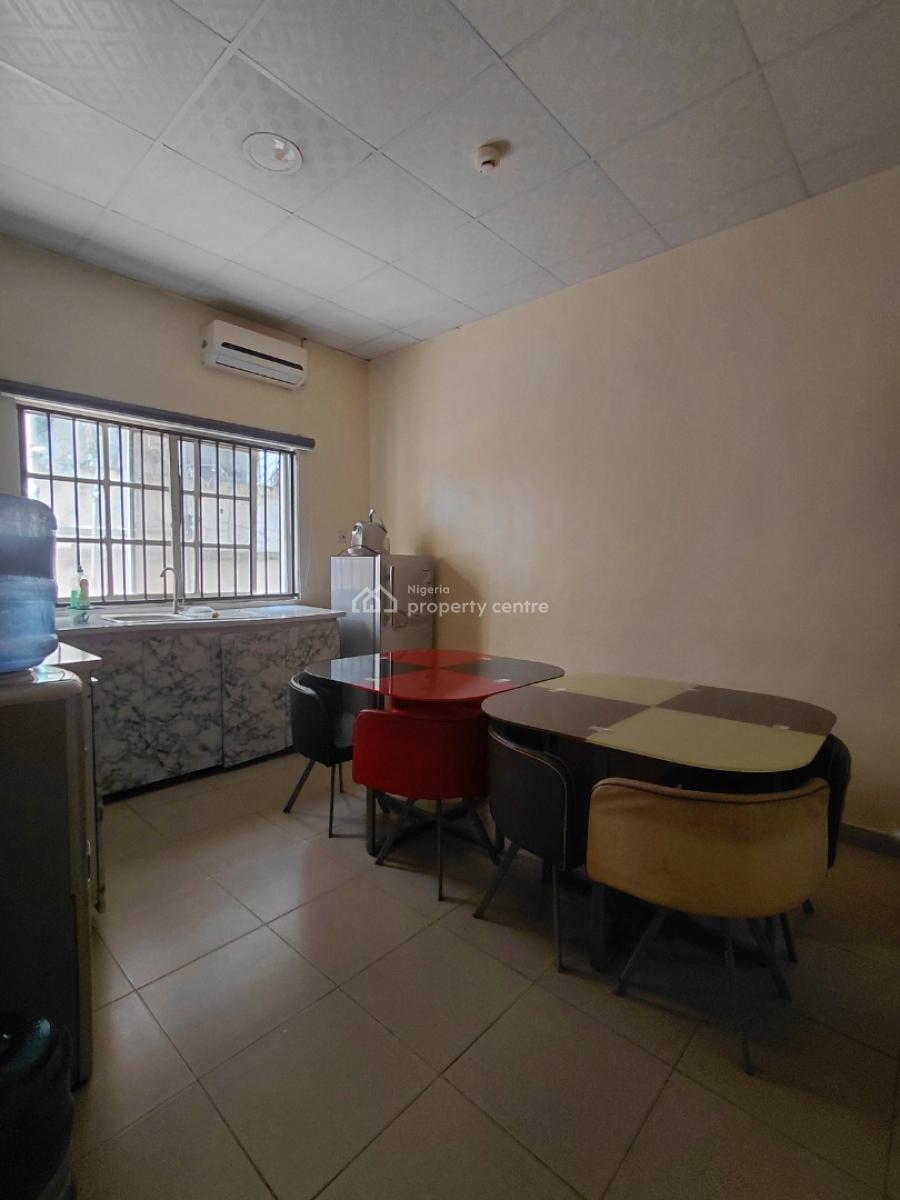 Office Space with Access to Meeting Room, Kitchenette, Reception Etc, Lekki Phase 1, Lekki, Lagos, Office Space for Rent