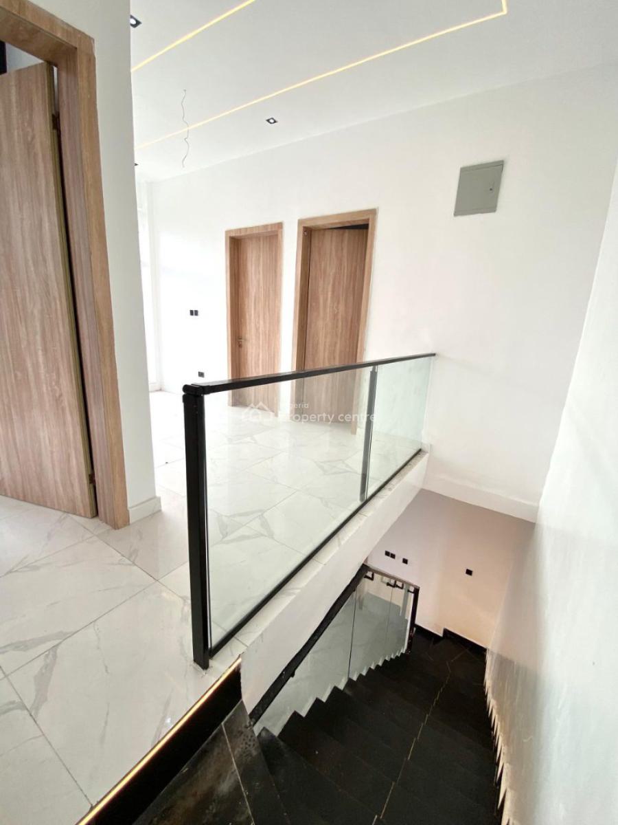 3 Bedrooms Terrace with, Ikota Gra, Lekki, Lagos, Terraced Duplex for Sale