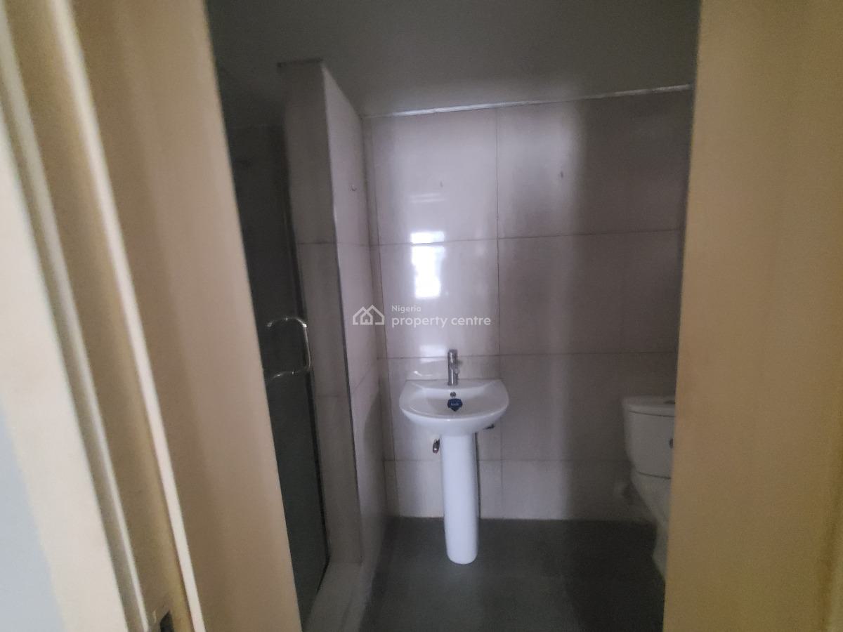 Direct Listing: Well Maintained 3-bedroom Apartment, County Apartments, Megamound Estate, Ikota, Lekki, Lagos, Flat / Apartment for Sale