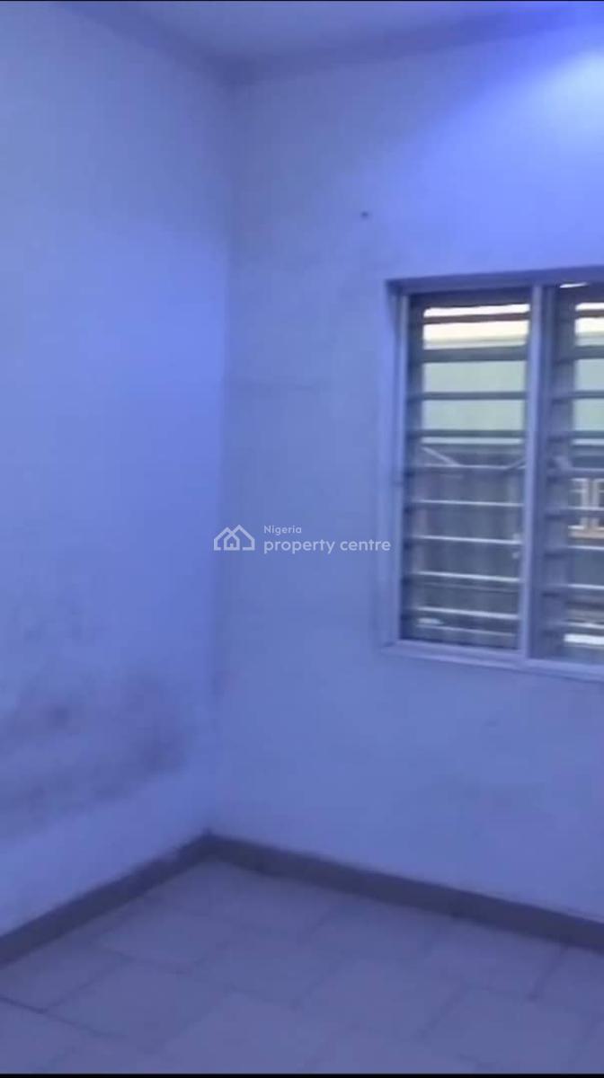 Lovely 2 Bedroom Flat, Off Pedro Road, Shomolu, Lagos, Flat / Apartment for Rent