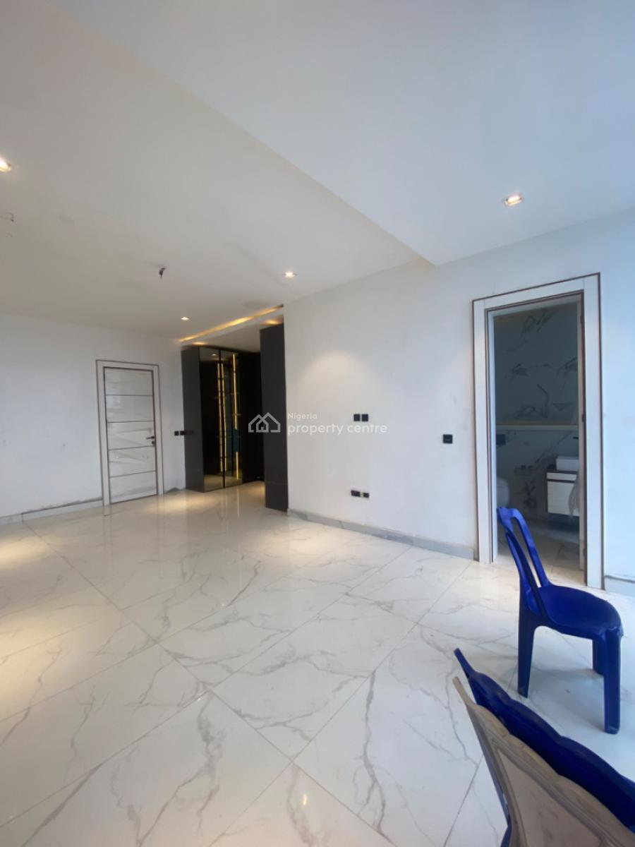 1 Unit of 4 Bedroom Available, By Pinnock Estate, Osapa, Lekki, Lagos, Self Contain (single Rooms) for Rent