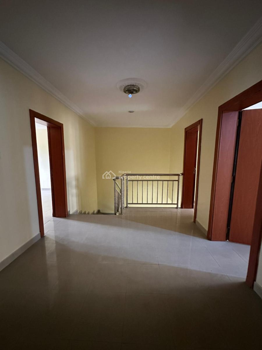 Neatly Built 3 Bedroom Terrace Duplex with Bq, Lekki Phase 1, Lekki, Lagos, Terraced Duplex for Rent