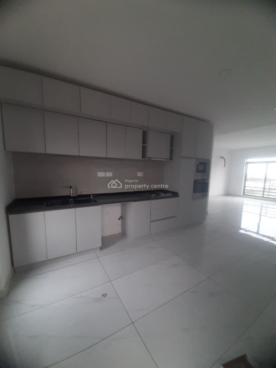 Newly Built and Serviced with Power Supply 3 Bedroom En-suite Flat, Lekki Phase 1, Lekki, Lagos, Flat / Apartment for Rent