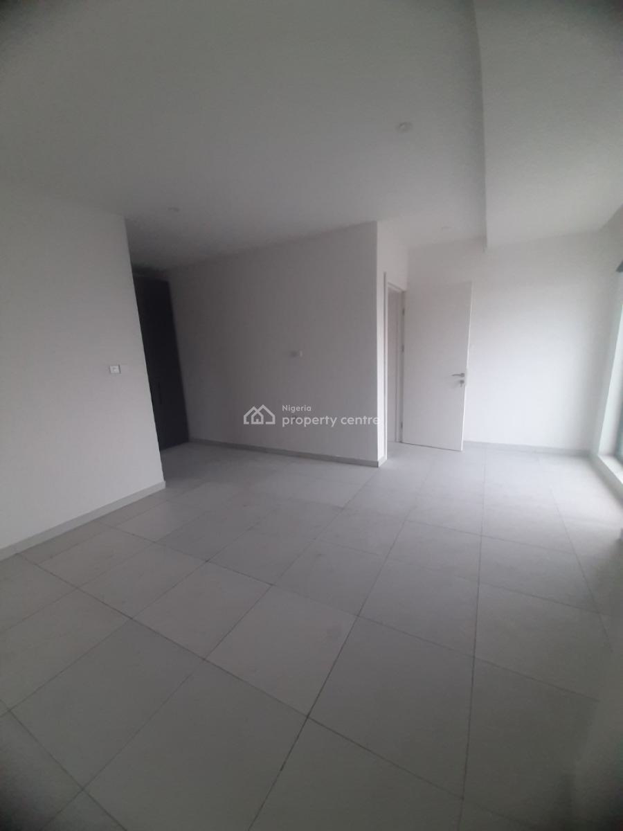 Newly Built and Serviced with Power Supply 3 Bedroom En-suite Flat, Lekki Phase 1, Lekki, Lagos, Flat / Apartment for Rent