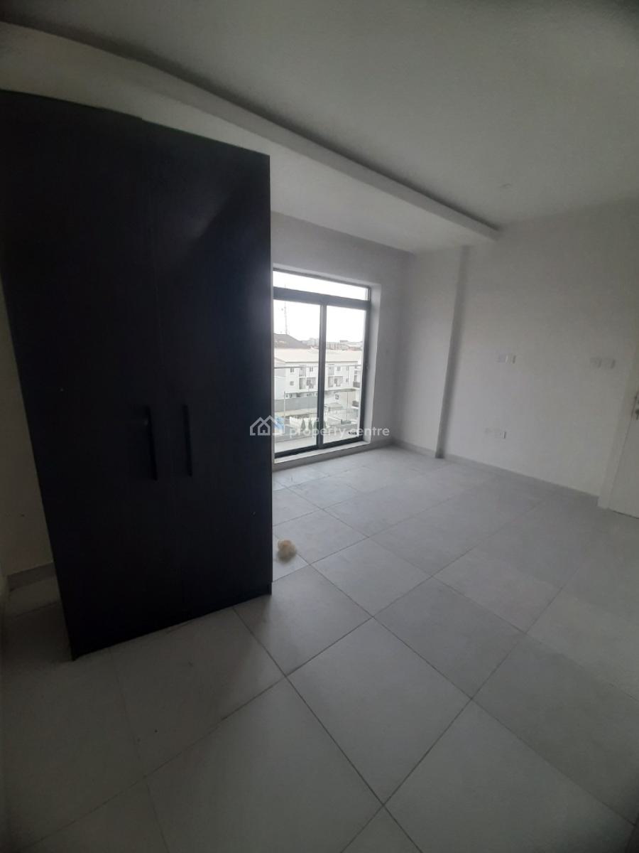 Newly Built and Serviced with Power Supply 3 Bedroom En-suite Flat, Lekki Phase 1, Lekki, Lagos, Flat / Apartment for Rent