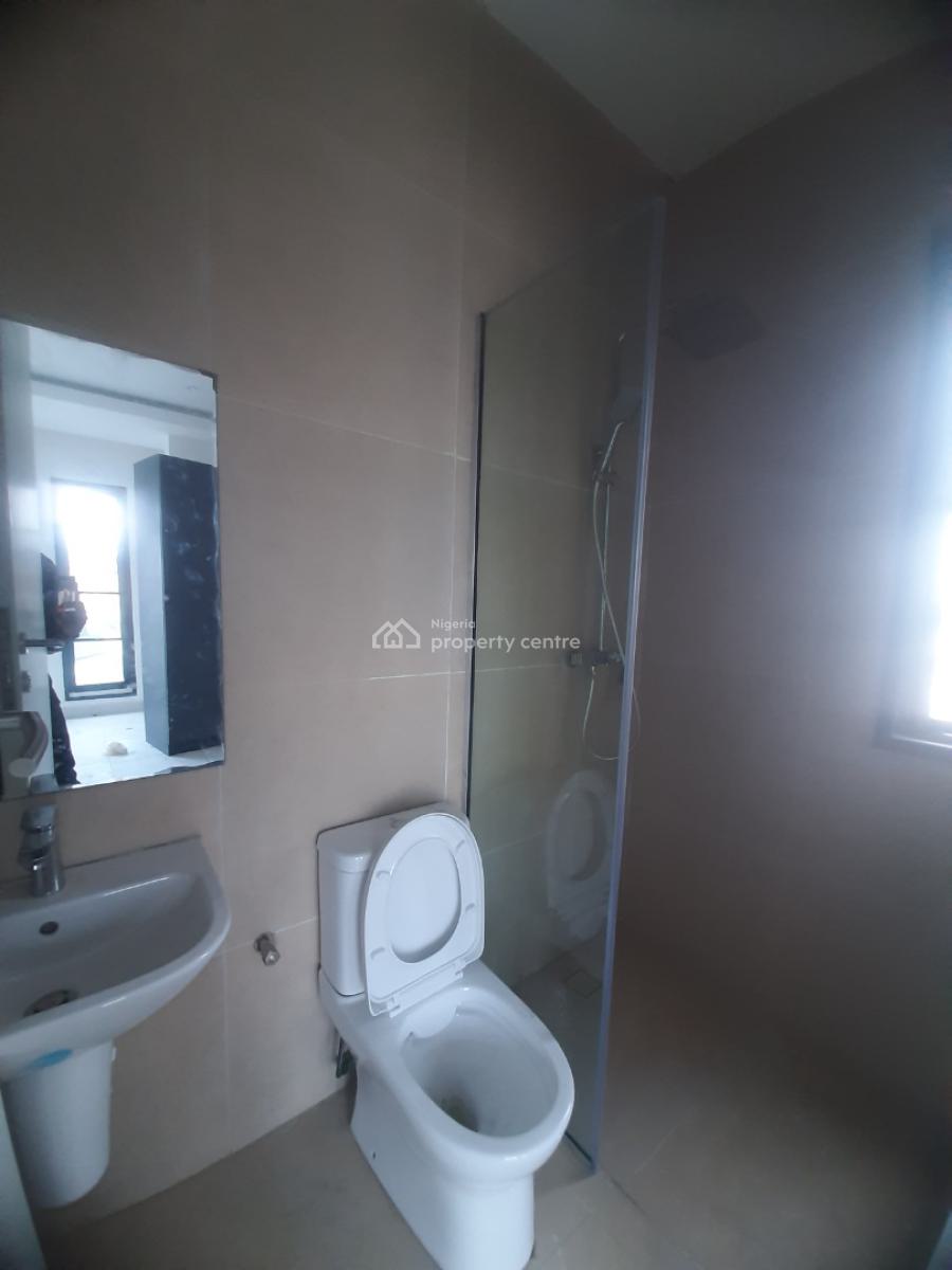 Newly Built and Serviced with Power Supply 3 Bedroom En-suite Flat, Lekki Phase 1, Lekki, Lagos, Flat / Apartment for Rent