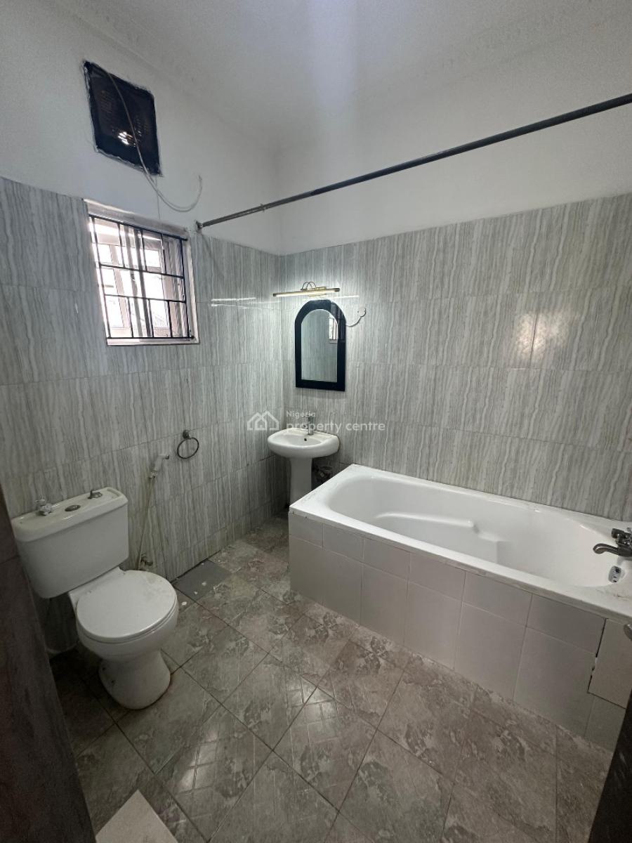 Spacious 2 Bedroom Apartment with Fitted Kitchen, Lekki Phase 1, Lekki, Lagos, Flat / Apartment for Rent