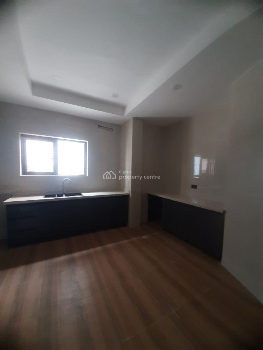 Newly Built and Serviced with 24/7 Power Supply 2 Bedroom En-suite Penthouse with Fitted Kitchen, Lekki Phase 1, Lekki, Lagos, Flat / Apartment for Rent