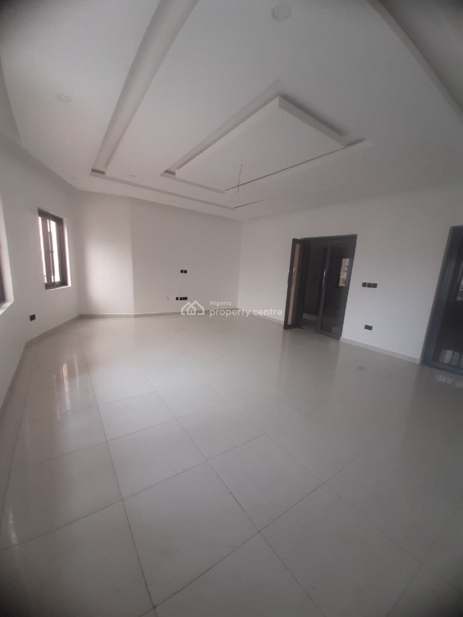Newly Built and Serviced with 24/7 Power Supply 2 Bedroom En-suite Penthouse with Fitted Kitchen, Lekki Phase 1, Lekki, Lagos, Flat / Apartment for Rent