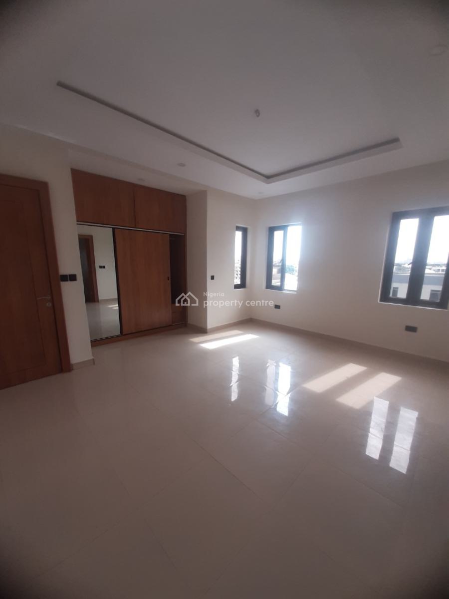 Newly Built and Serviced with 24/7 Power Supply 2 Bedroom En-suite Penthouse with Fitted Kitchen, Lekki Phase 1, Lekki, Lagos, Flat / Apartment for Rent