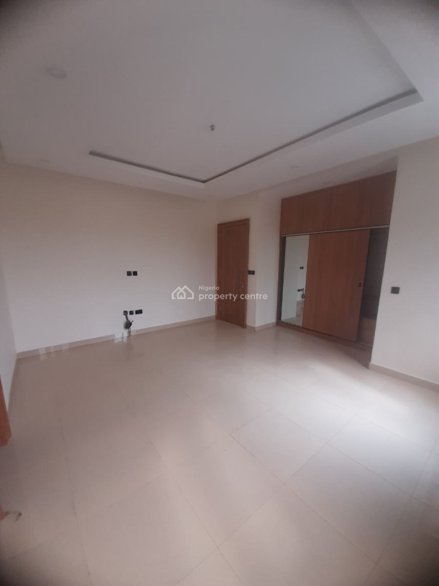 Newly Built and Serviced with 24/7 Power Supply 2 Bedroom En-suite Penthouse with Fitted Kitchen, Lekki Phase 1, Lekki, Lagos, Flat / Apartment for Rent