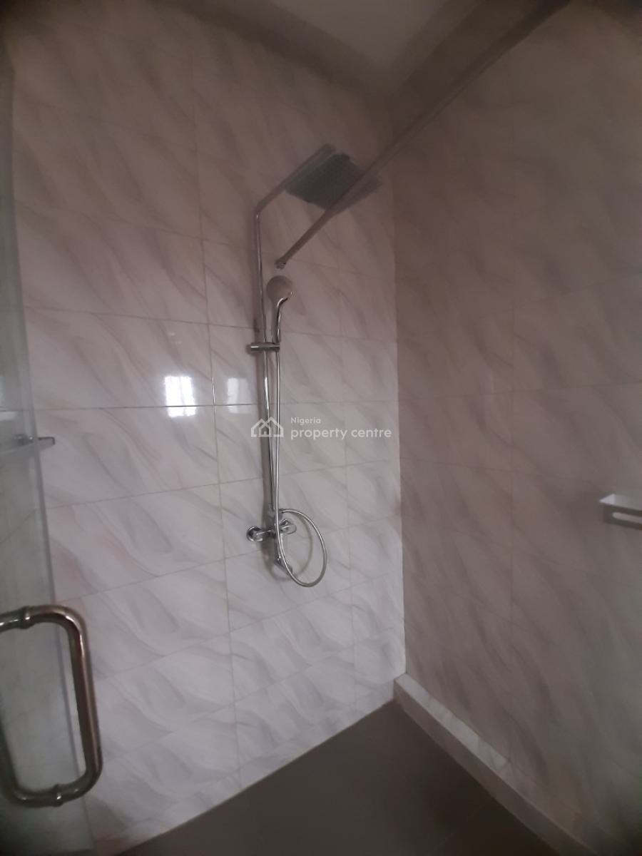 Newly Built and Serviced with 24/7 Power Supply 2 Bedroom En-suite Penthouse with Fitted Kitchen, Lekki Phase 1, Lekki, Lagos, Flat / Apartment for Rent