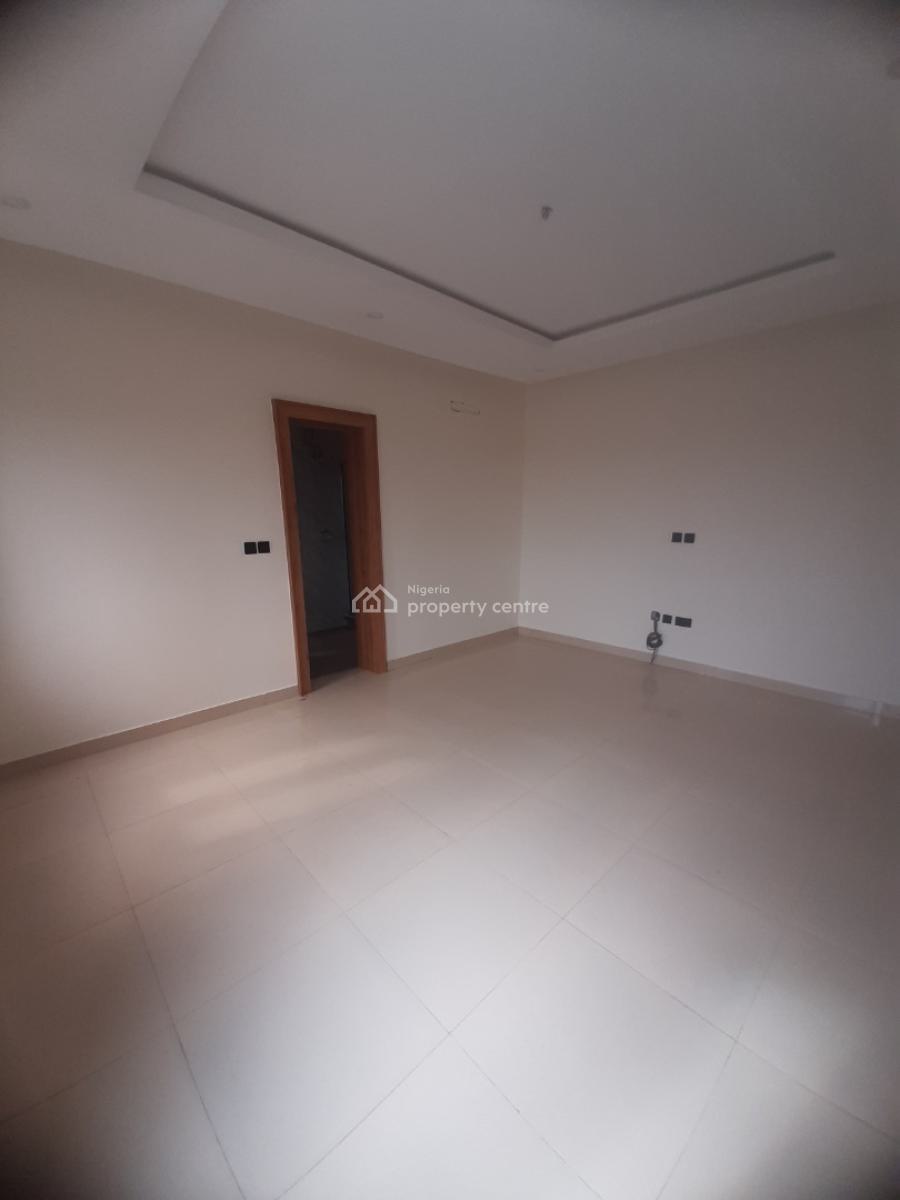 Newly Built and Serviced with 24/7 Power Supply 2 Bedroom En-suite Penthouse with Fitted Kitchen, Lekki Phase 1, Lekki, Lagos, Flat / Apartment for Rent