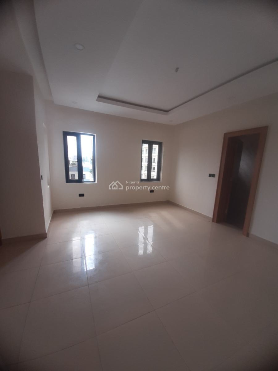 Newly Built and Serviced with 24/7 Power Supply 2 Bedroom En-suite Penthouse with Fitted Kitchen, Lekki Phase 1, Lekki, Lagos, Flat / Apartment for Rent