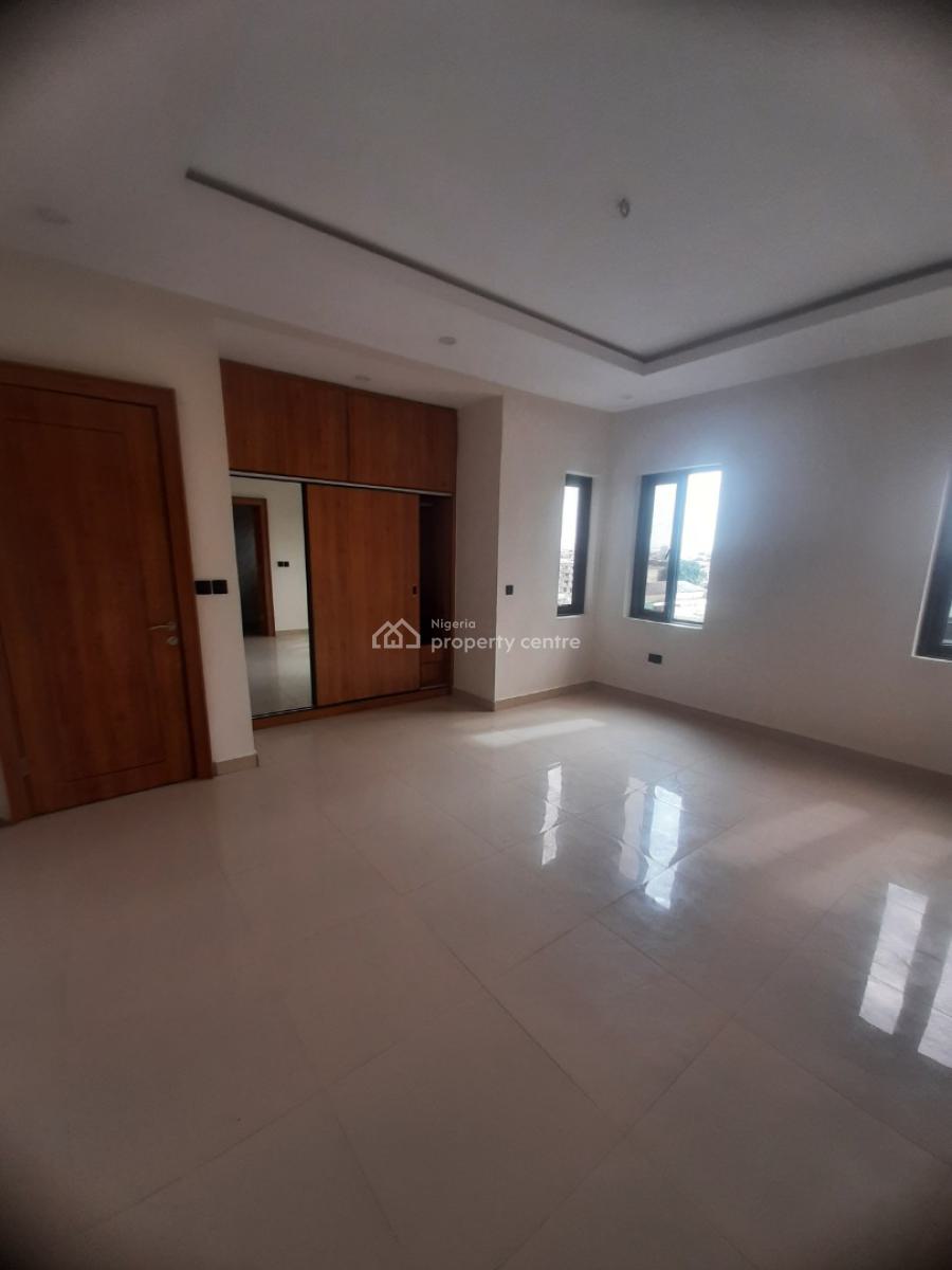 Newly Built and Serviced with 24/7 Power Supply 2 Bedroom En-suite Penthouse with Fitted Kitchen, Lekki Phase 1, Lekki, Lagos, Flat / Apartment for Rent