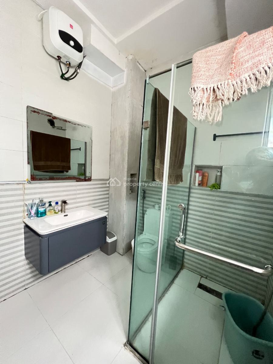 Fully Furnished 2 Bedroom Apartment Bedroom with Bq in a Serene Enviro, Fully Furnished Apartment in Ologolo, Ologolo, Lekki, Lagos, Block of Flats for Sale