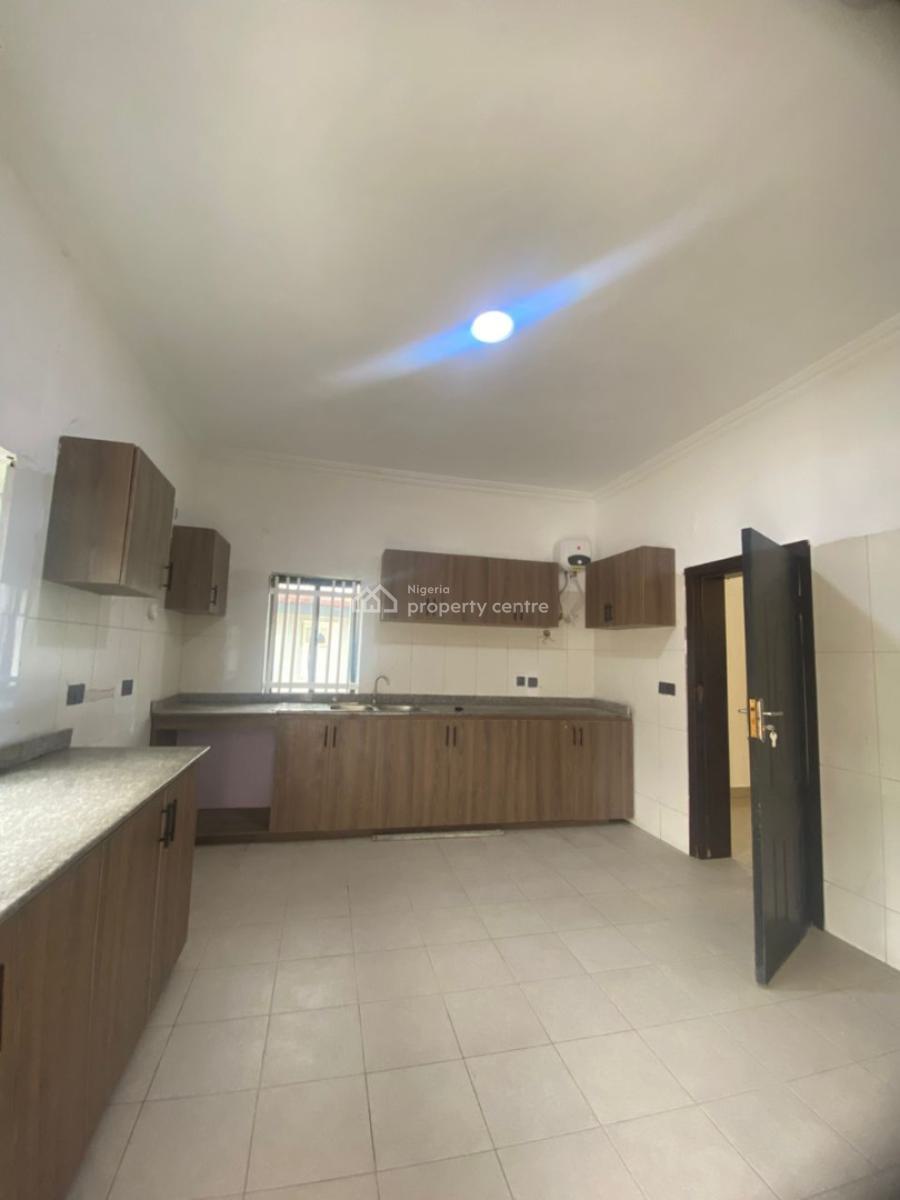 4 Bedrooms Terrace with 2 Bedroom Bq, Lekki Phase 1, Lekki, Lagos, Terraced Duplex for Rent
