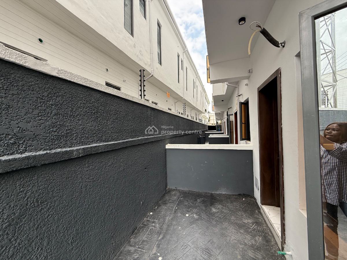 3 Bedroom Terrace Duplex with Bq for Distress, Ikota Villa Estate, Ikota, Lekki, Lagos, Terraced Duplex for Sale